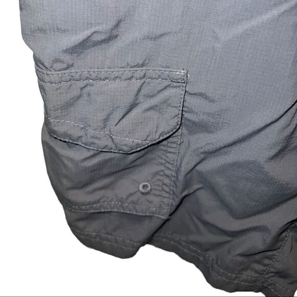 Columbia grey Omnishade women’s shorts size 2 with 8” length - Picture 5 of 11